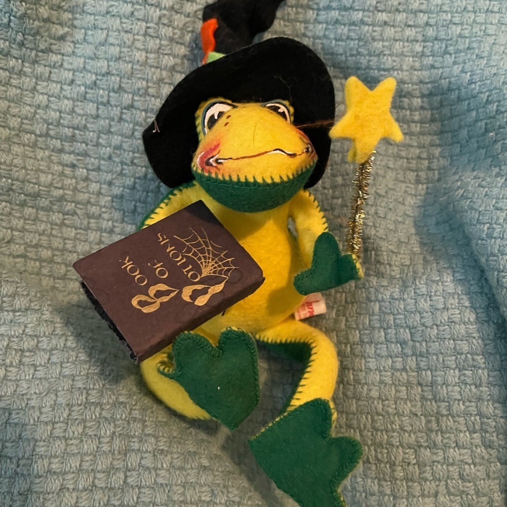 Annalee Witch Frog with Spell Book and Wand 1999